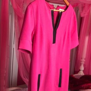 It is Women’s beautiful dress Kate hill size 2